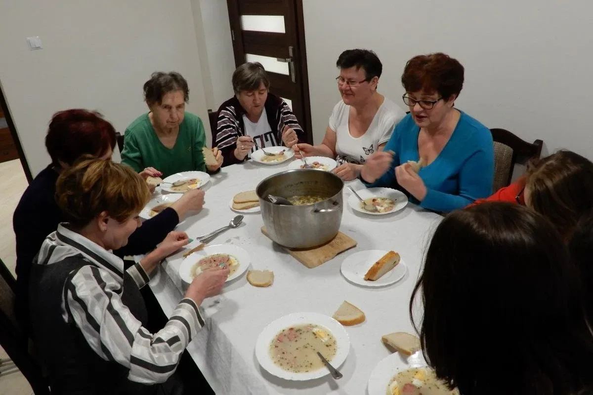 Warsztaty wielkanocne w małkińskim klubie Senior+ (zdjęcia)