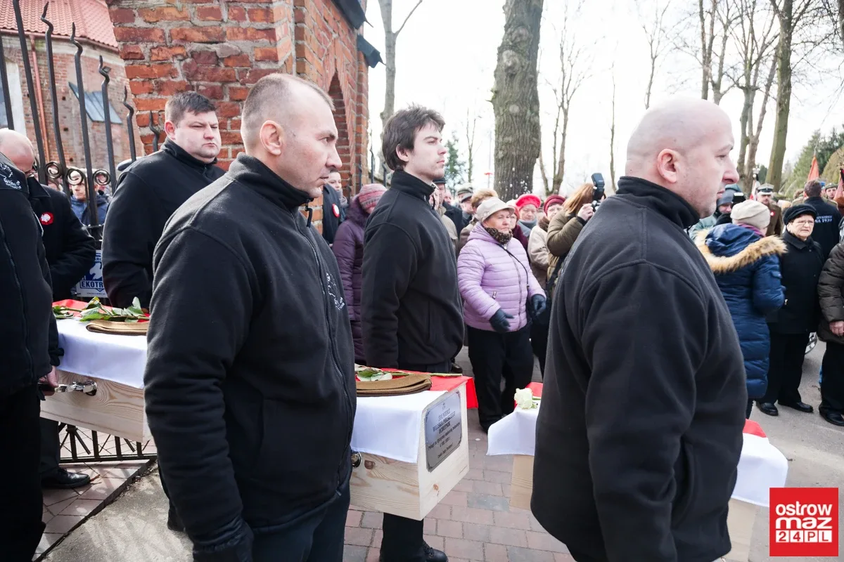 Pochowano żołnierzy 201 Pułku Piechoty (zdjęcia, wideo)