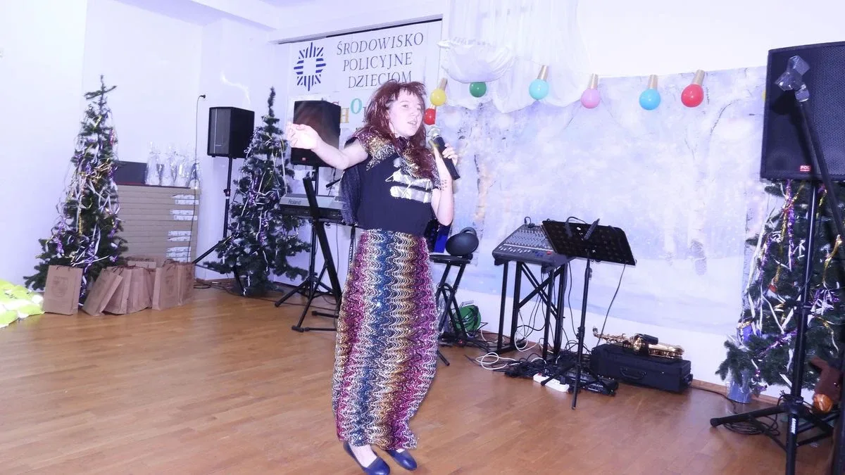 Zabawa choinkowa w Specjalnym Ośrodku Szkolno-Wychowawczym w Zuzeli (zdjęcia, wideo)