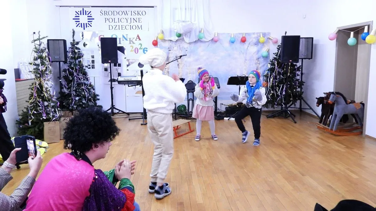 Zabawa choinkowa w Specjalnym Ośrodku Szkolno-Wychowawczym w Zuzeli (zdjęcia, wideo)