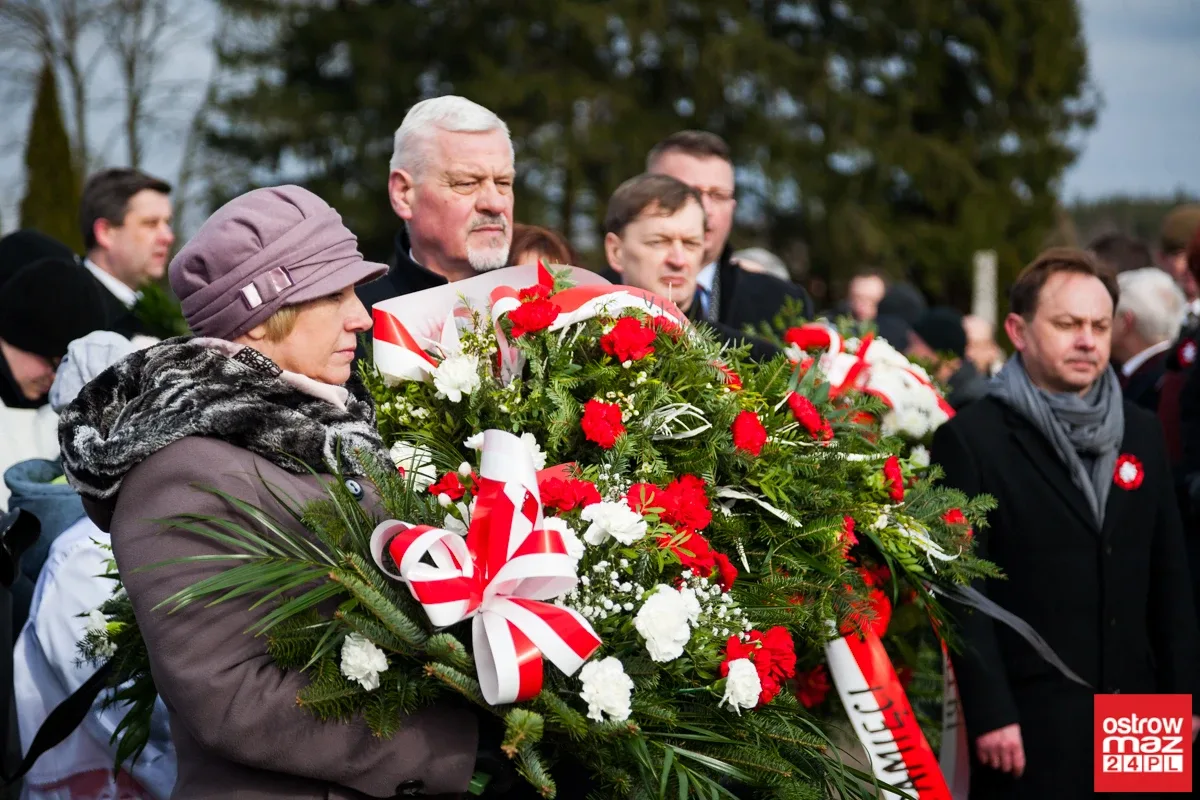 Pochowano żołnierzy 201 Pułku Piechoty (zdjęcia, wideo)