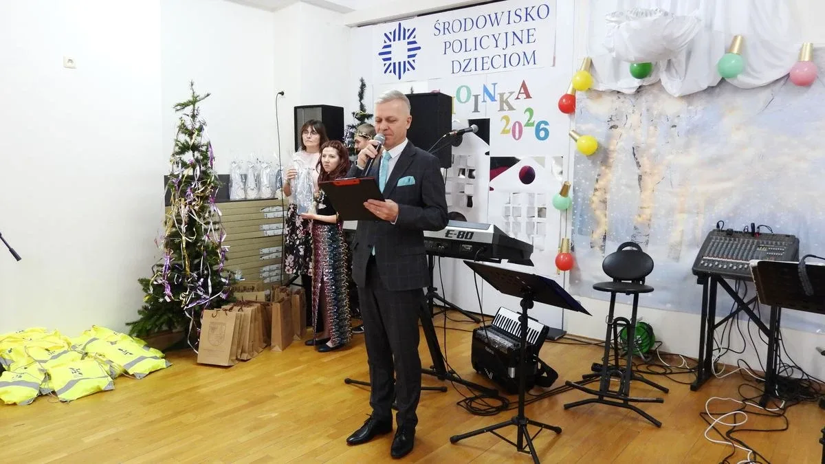 Zabawa choinkowa w Specjalnym Ośrodku Szkolno-Wychowawczym w Zuzeli (zdjęcia, wideo)