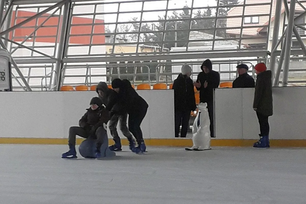 Lodowe szaleństwo uczniów ZSS w Starym Lubiejewie (zdjęcia)