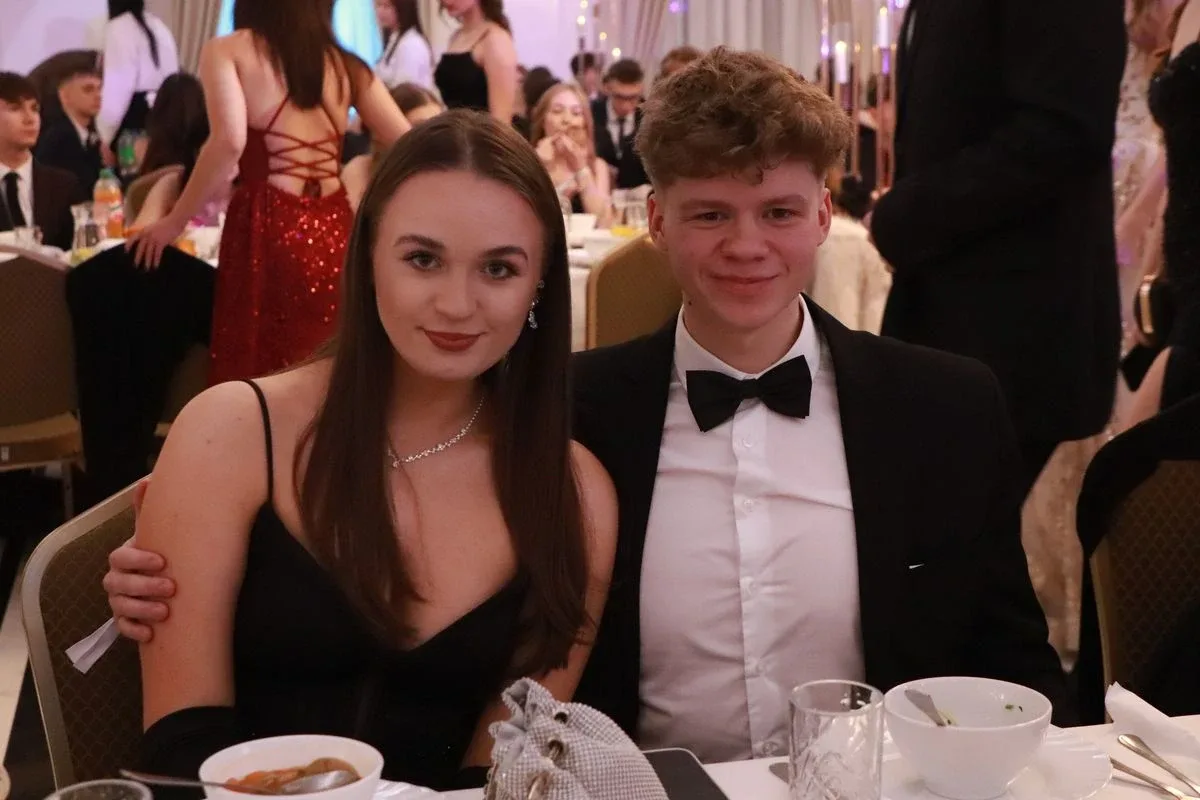 Bal jak z bajki! Studniówka LO im. M. Kopernika w Ostrowi Mazowieckiej (zdjęcia, wideo)