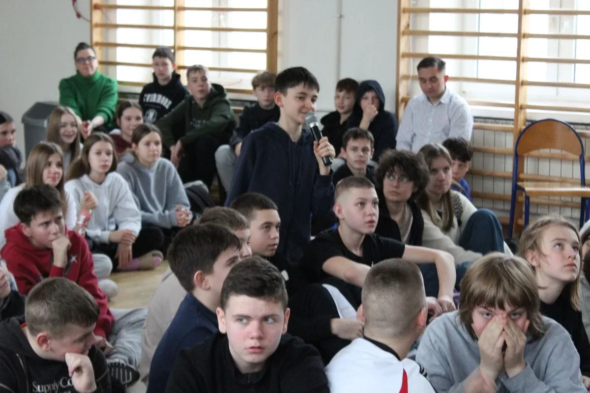 Młodzież poznaje samorząd krok po kroku – tym razem głos należał do rówieśników (zdjęcia)