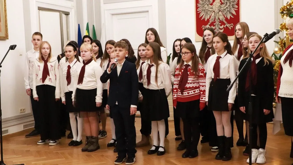 Świąteczne spotkanie w ostrowskim ratuszu (zdjęcia, wideo)