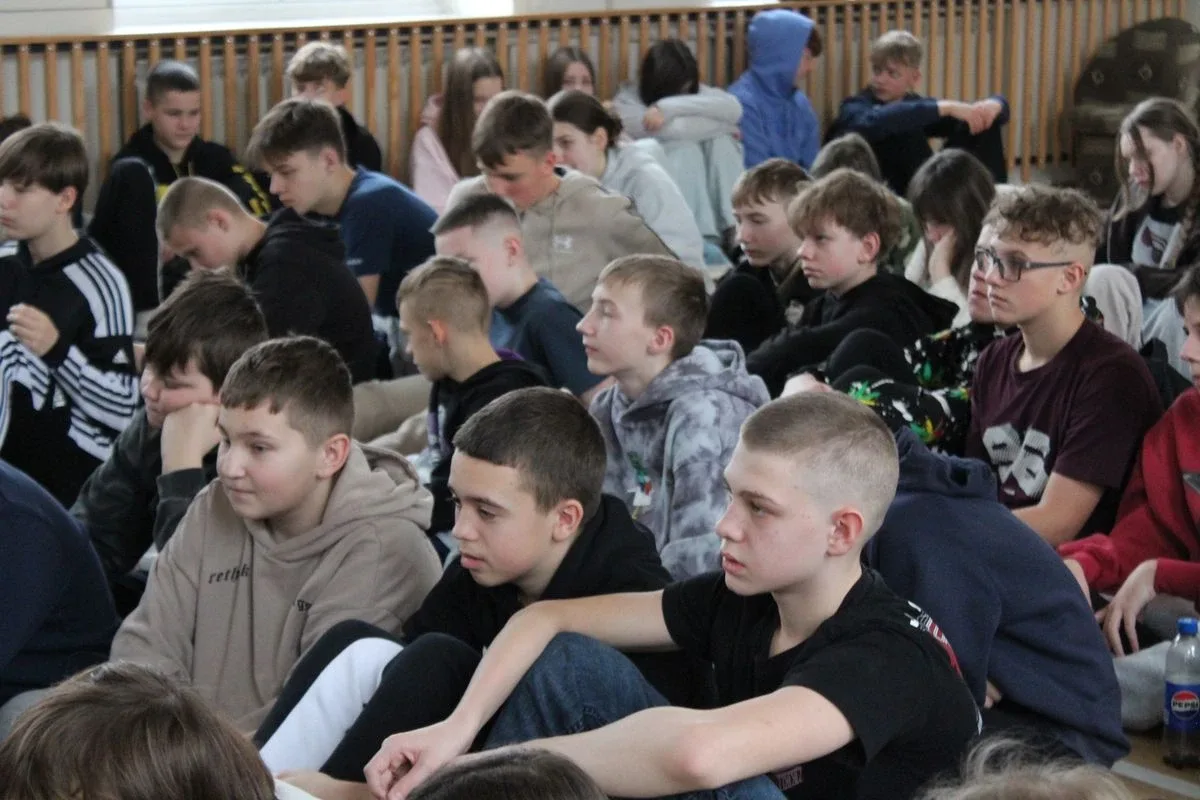 Młodzież poznaje samorząd krok po kroku – tym razem głos należał do rówieśników (zdjęcia)