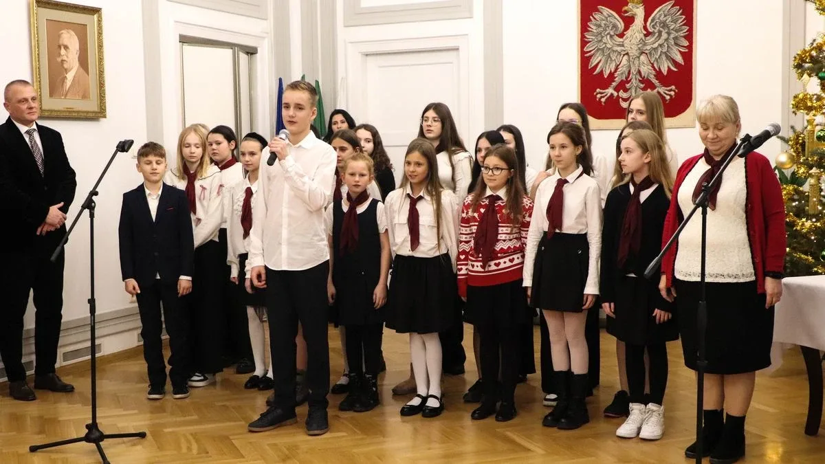 Świąteczne spotkanie w ostrowskim ratuszu (zdjęcia, wideo)