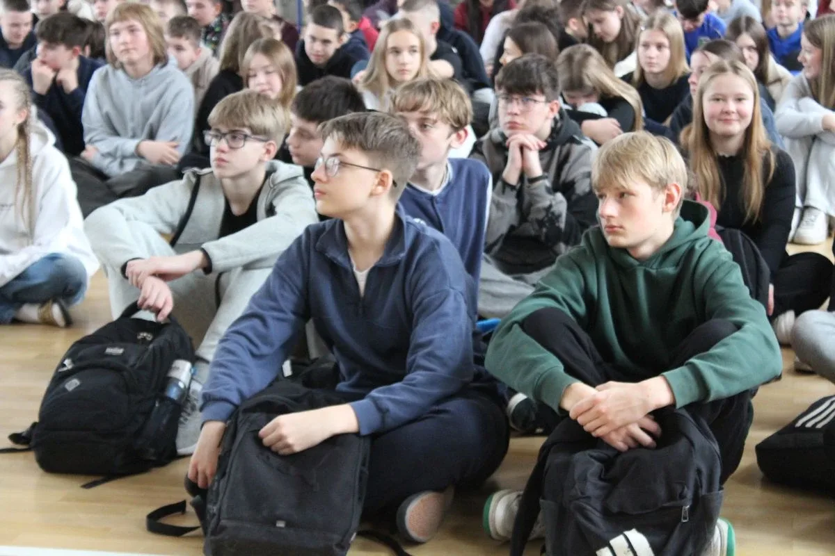 Młodzież poznaje samorząd krok po kroku – tym razem głos należał do rówieśników (zdjęcia)
