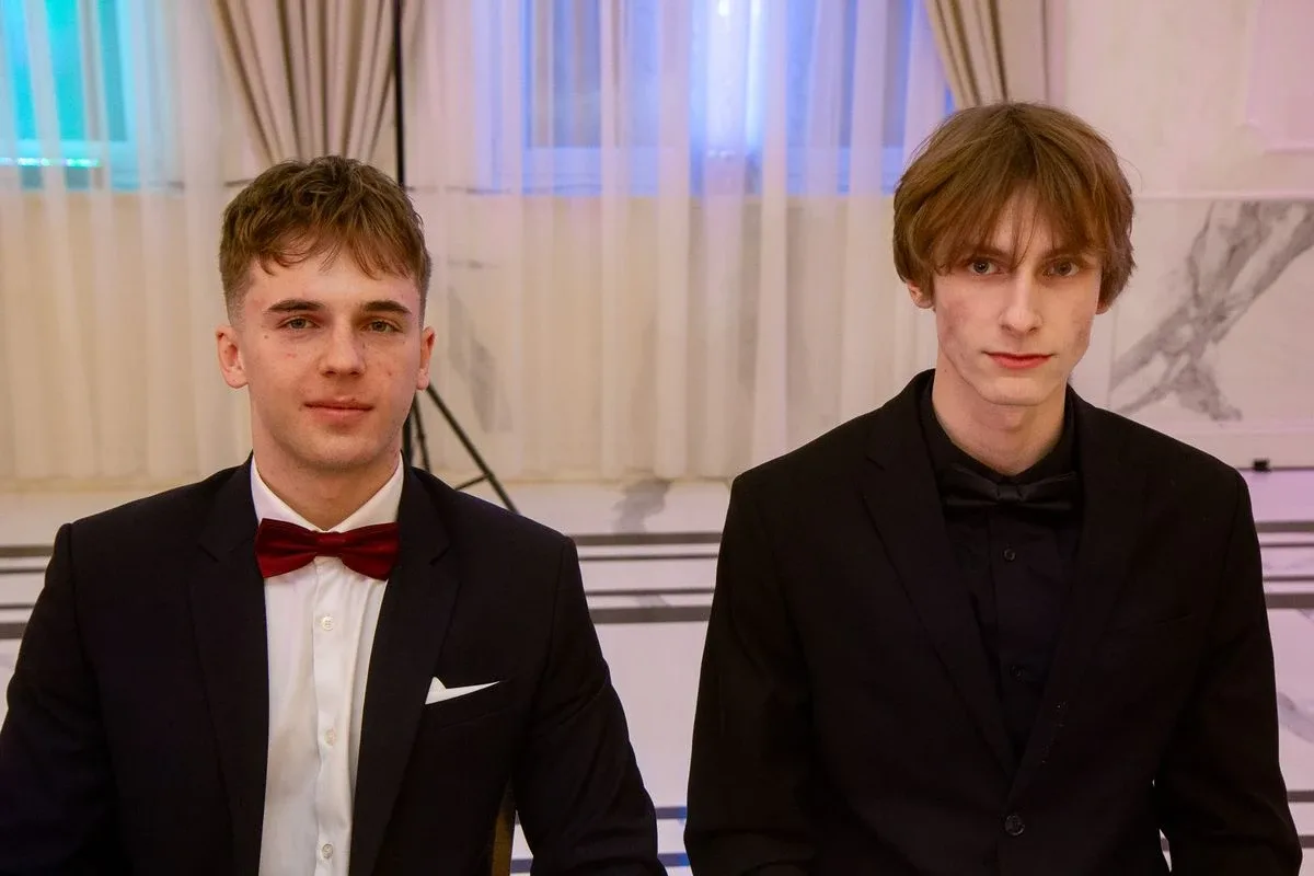 Sto dni do dorosłości. Przypominamy jak maturzyści "Rubinka" bawili się na studniówce (zdjęcia, wideo)