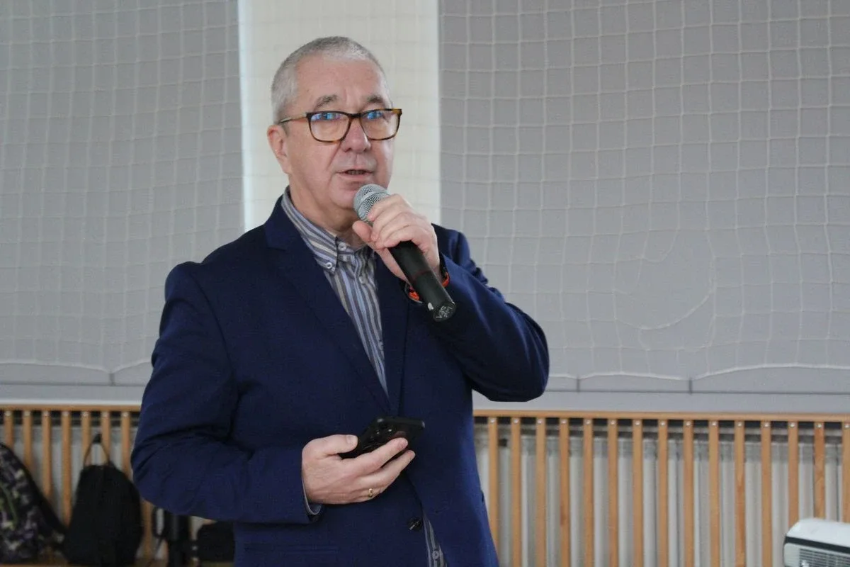 Młodzież poznaje samorząd krok po kroku – tym razem głos należał do rówieśników (zdjęcia)