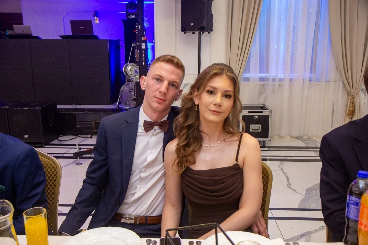 Sto dni do dorosłości. Przypominamy jak maturzyści "Rubinka" bawili się na studniówce (zdjęcia, wideo)