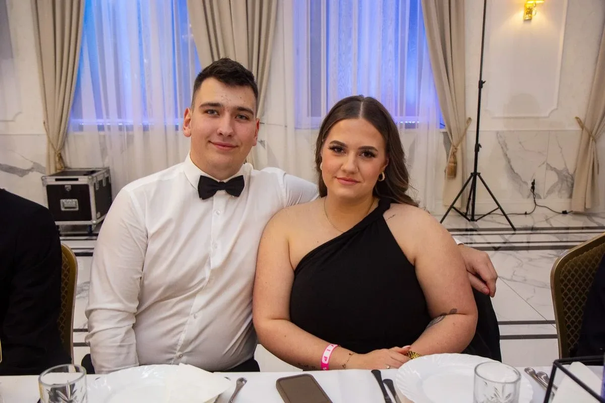 Sto dni do dorosłości. Przypominamy jak maturzyści "Rubinka" bawili się na studniówce (zdjęcia, wideo)