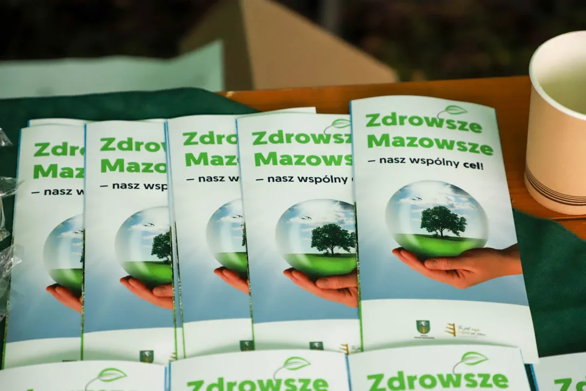 Ponad 200 choinek trafiło do mieszkańców Ostrowi! Ekologiczna akcja zakończona sukcesem! (zdjęcia)