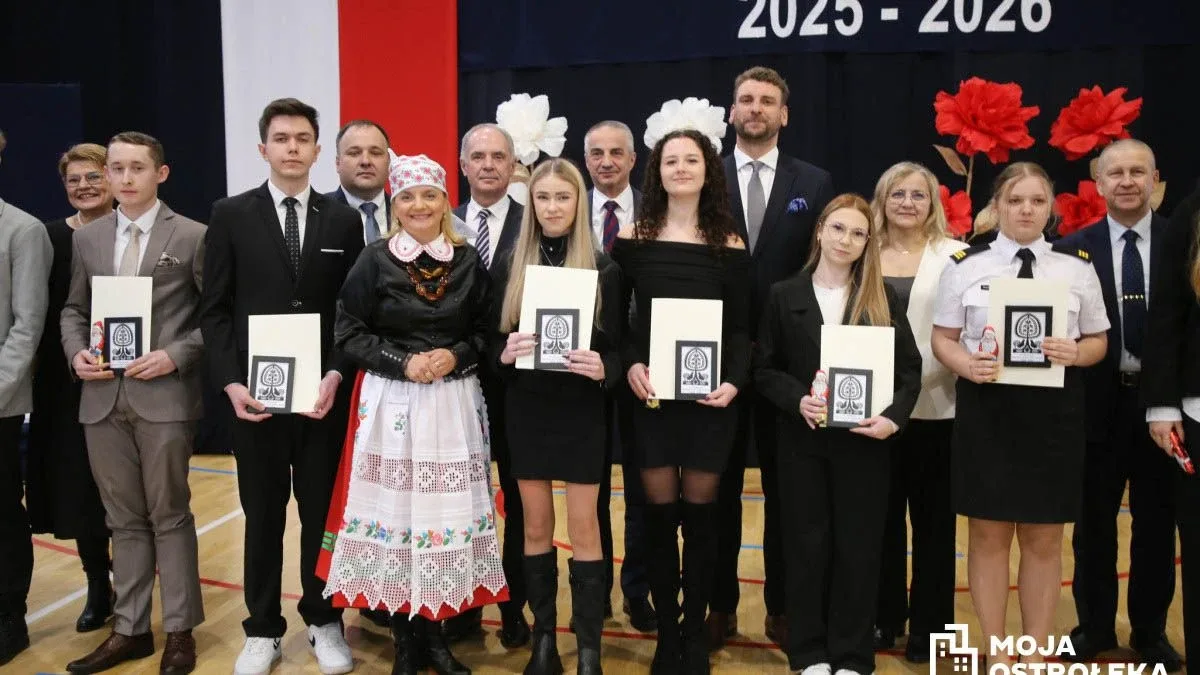 Najlepsi z najlepszych ze stypendiami premiera. Wręczono je uczniom z regionu (zdjęcia, wideo)