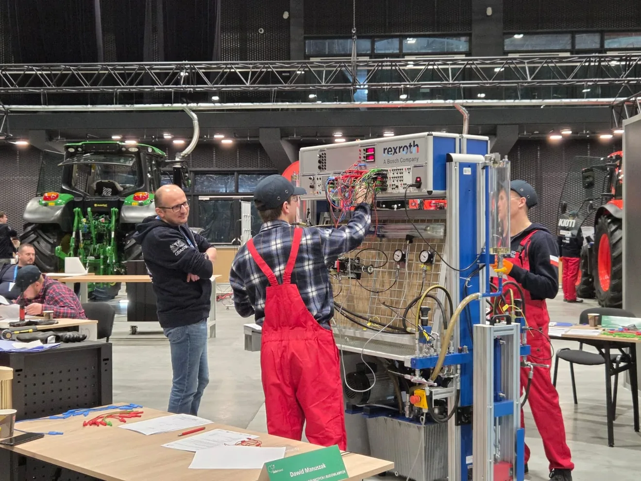 Młodzi mechanicy z Zespołu Szkół CKR w Starym Lubiejewie wśród najlepszych w prestiżowym konkursie SkillsPoland 2025 (zdjęcia)