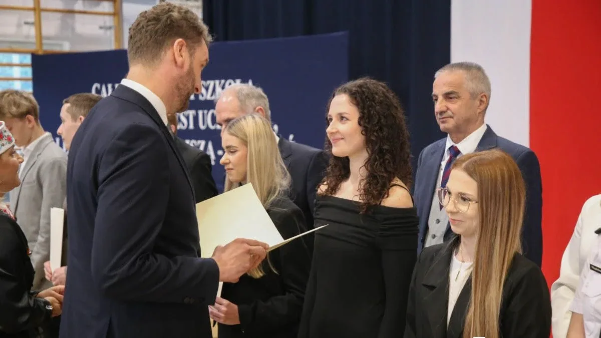 Najlepsi z najlepszych ze stypendiami premiera. Wręczono je uczniom z regionu (zdjęcia, wideo)