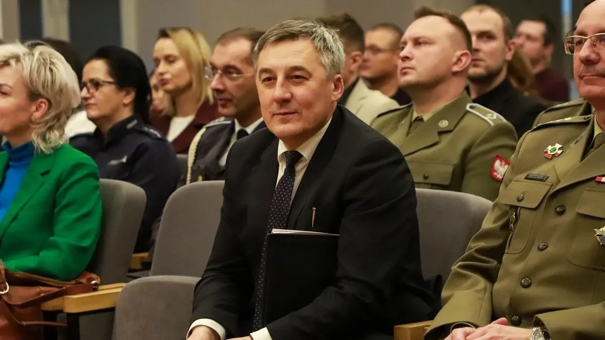 Uroczyste pasowanie uczniów i podpisanie ważnego porozumienia. Historyczny dzień w CSL Technikum Lotniczym w Nagoszewie (zdjęcia)