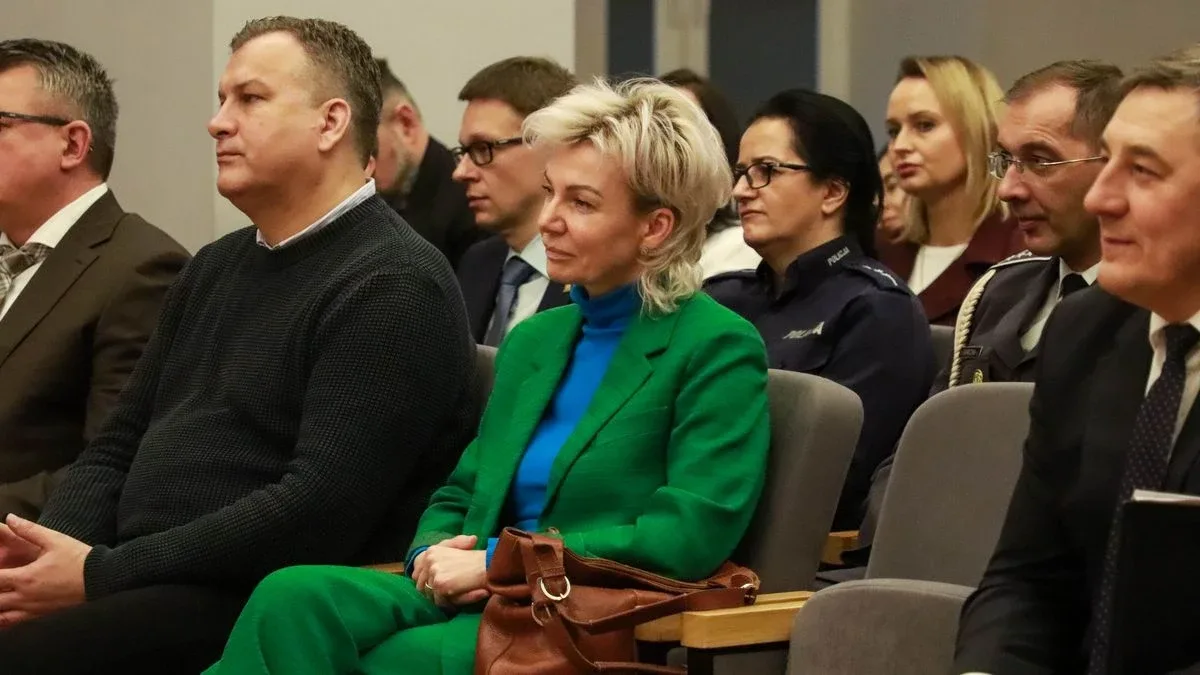 Uroczyste pasowanie uczniów i podpisanie ważnego porozumienia. Historyczny dzień w CSL Technikum Lotniczym w Nagoszewie (zdjęcia)