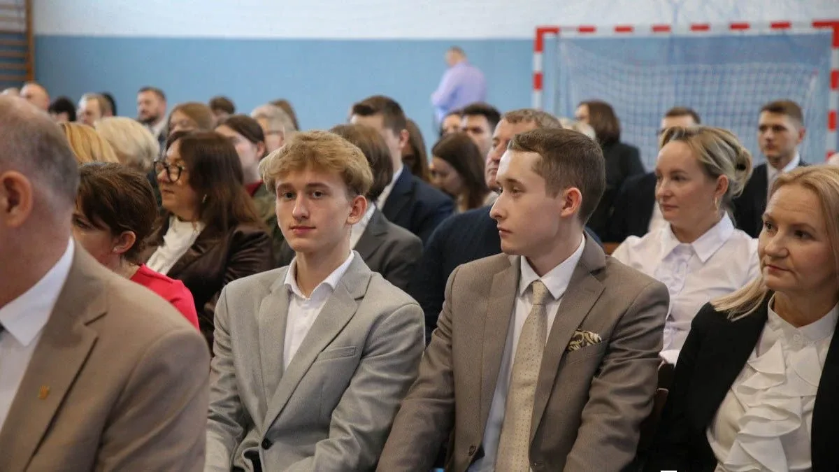 Najlepsi z najlepszych ze stypendiami premiera. Wręczono je uczniom z regionu (zdjęcia, wideo)