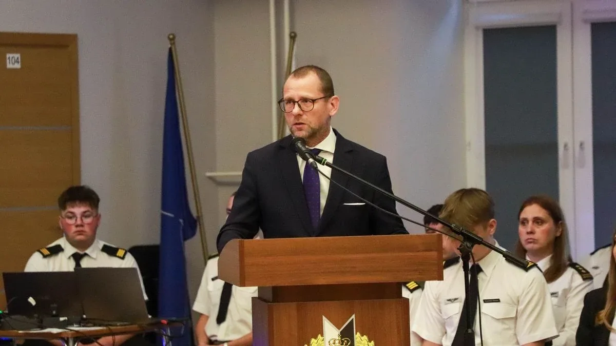 Uroczyste pasowanie uczniów i podpisanie ważnego porozumienia. Historyczny dzień w CSL Technikum Lotniczym w Nagoszewie (zdjęcia)