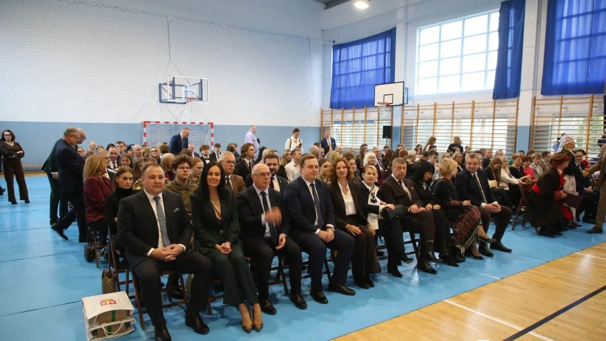 Najlepsi z najlepszych ze stypendiami premiera. Wręczono je uczniom z regionu (zdjęcia, wideo)