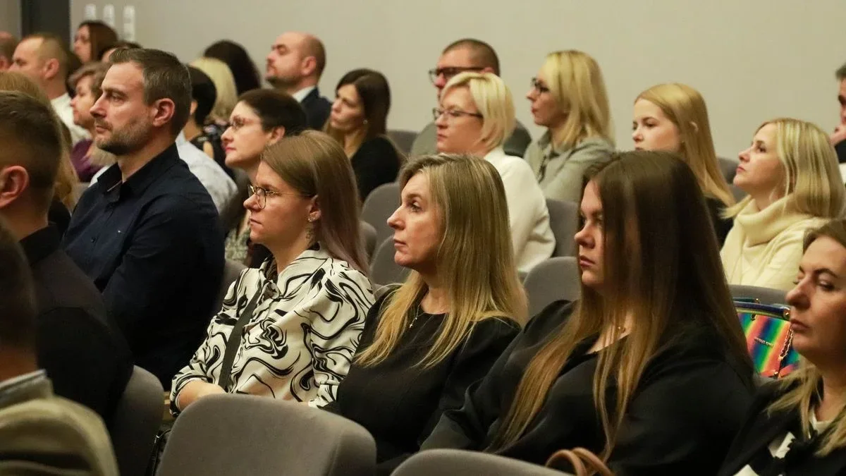 Uroczyste pasowanie uczniów i podpisanie ważnego porozumienia. Historyczny dzień w CSL Technikum Lotniczym w Nagoszewie (zdjęcia)