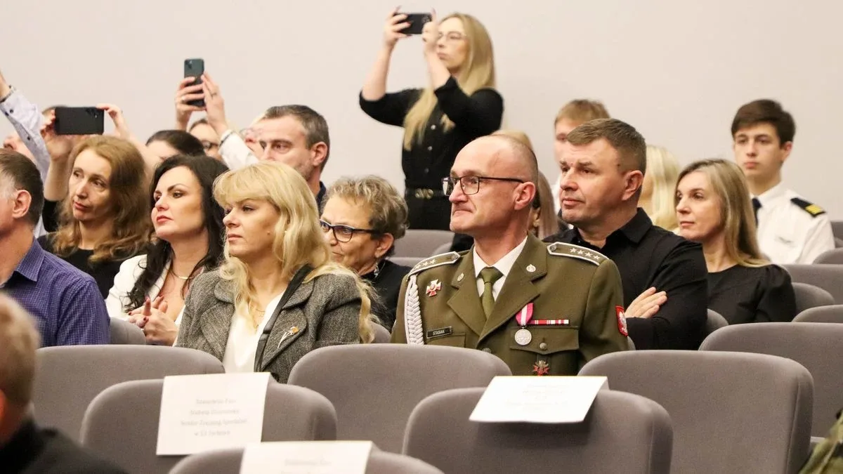 Uroczyste pasowanie uczniów i podpisanie ważnego porozumienia. Historyczny dzień w CSL Technikum Lotniczym w Nagoszewie (zdjęcia)