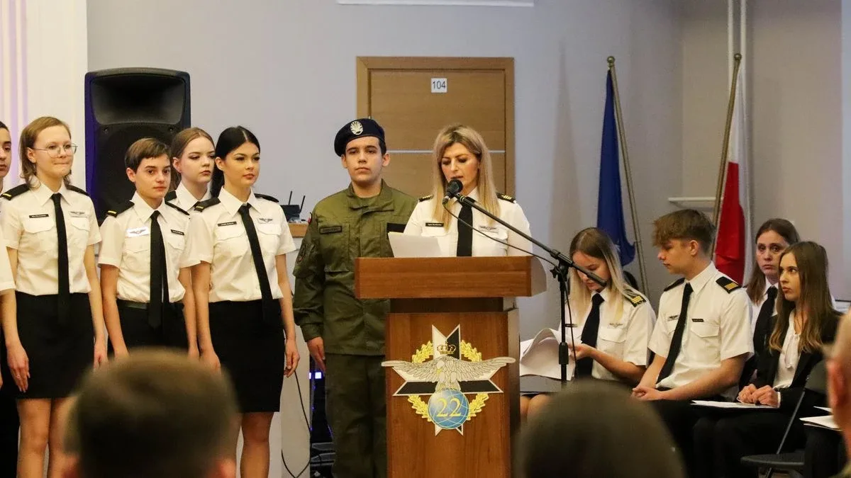 Uroczyste pasowanie uczniów i podpisanie ważnego porozumienia. Historyczny dzień w CSL Technikum Lotniczym w Nagoszewie (zdjęcia)
