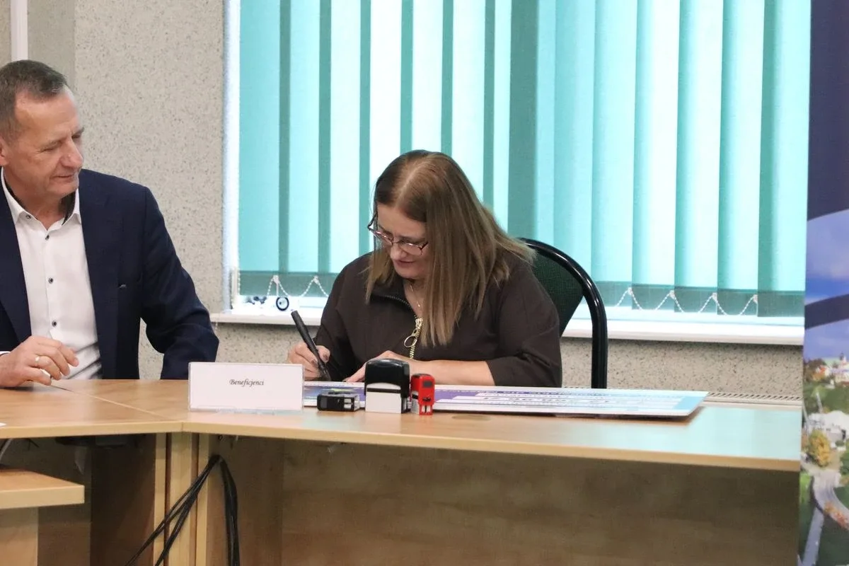 Unijne wsparcie dla gmin Brok i Ostrów Mazowiecka na modernizację sieci wodociągowej (zdjęcia)