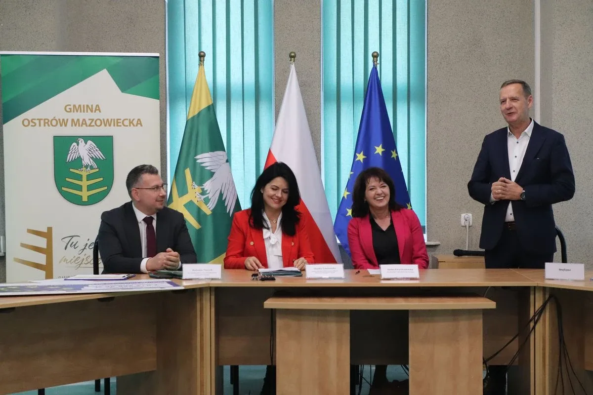 Unijne wsparcie dla gmin Brok i Ostrów Mazowiecka na modernizację sieci wodociągowej (zdjęcia)