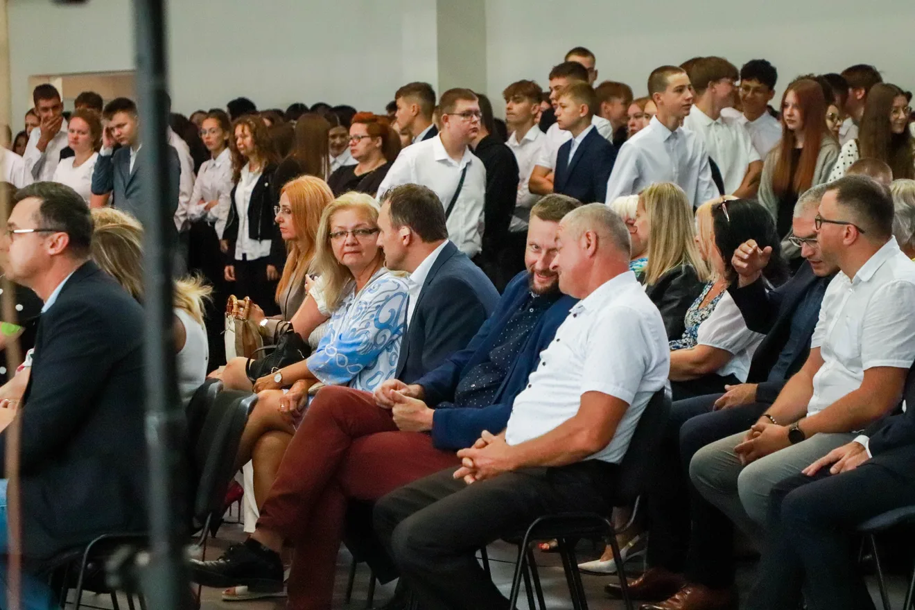 Uroczyste rozpoczęcie roku szkolnego w szkołach! Zobacz, jak wyglądał pierwszy dzień w "Rubinku" (zdjęcia)