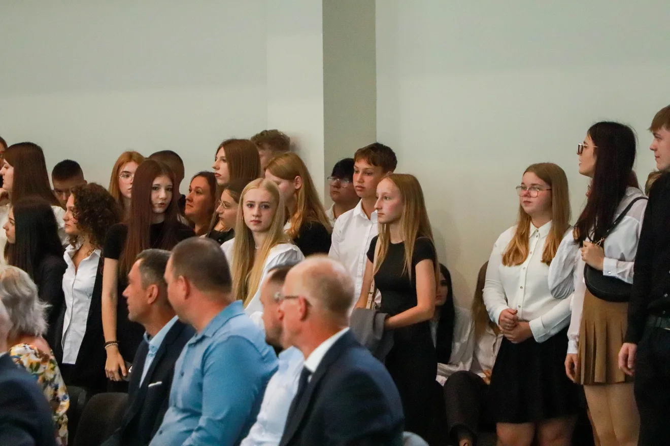 Uroczyste rozpoczęcie roku szkolnego w szkołach! Zobacz, jak wyglądał pierwszy dzień w "Rubinku" (zdjęcia)