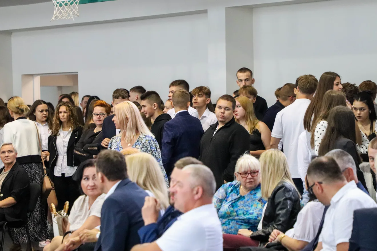 Uroczyste rozpoczęcie roku szkolnego w szkołach! Zobacz, jak wyglądał pierwszy dzień w "Rubinku" (zdjęcia)