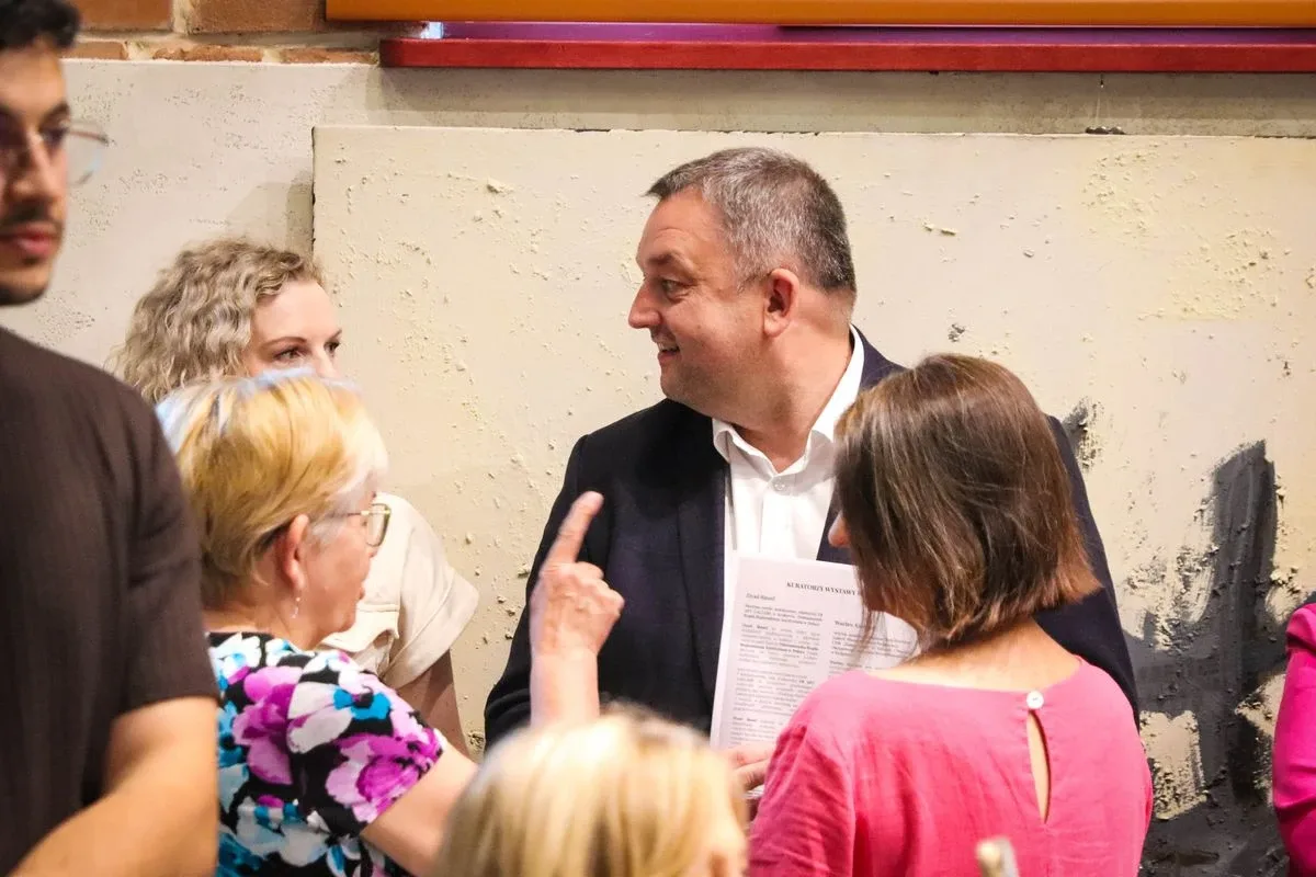 Sztuka kobiet z Kurdystanu w Ostrowi Mazowieckiej. Wernisaż wystawy "EGO SUM" (zdjęcia)