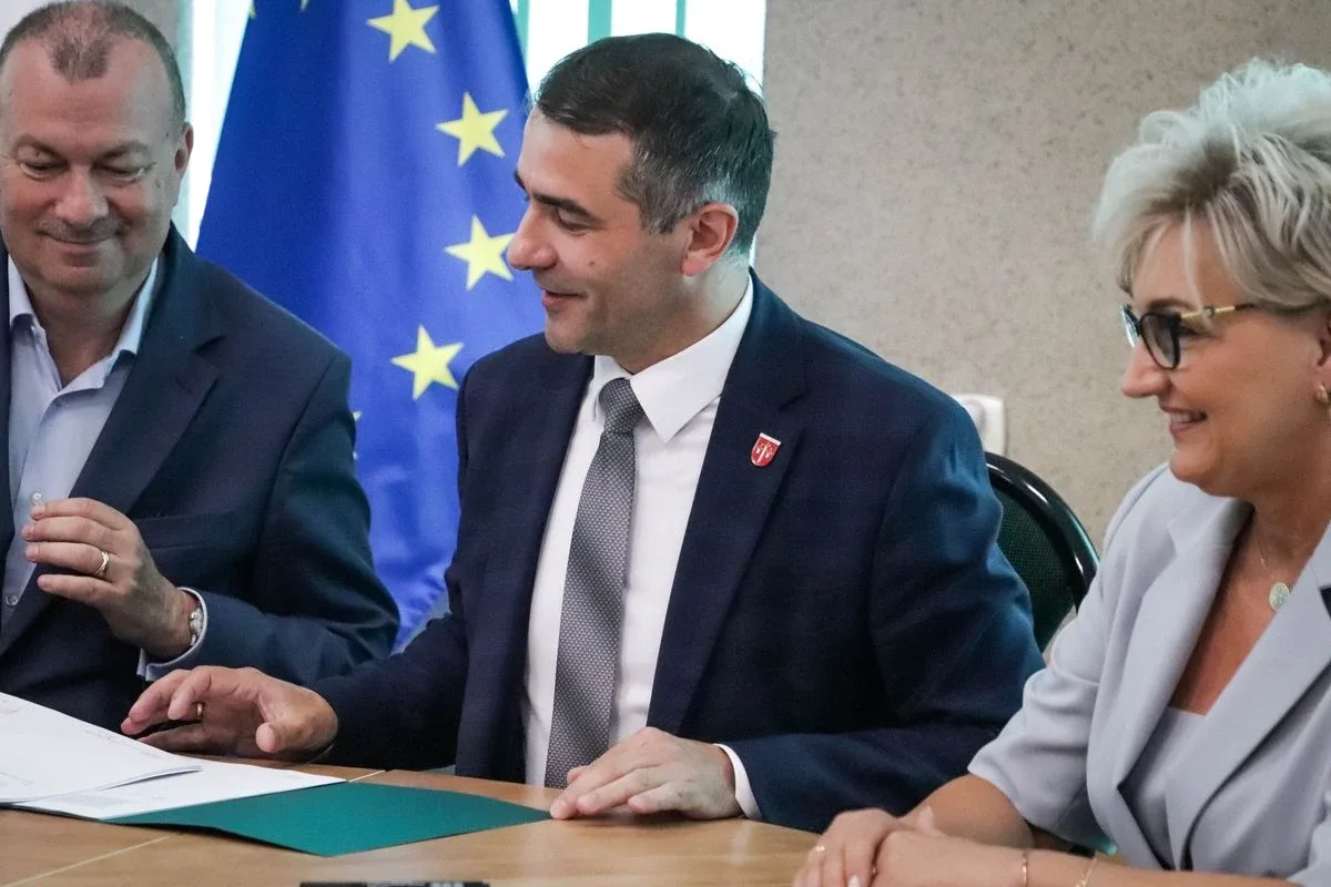 Miliony z Unii na lokalne inwestycje. Ostrów i Brok na liście beneficjentów (zdjęcia)
