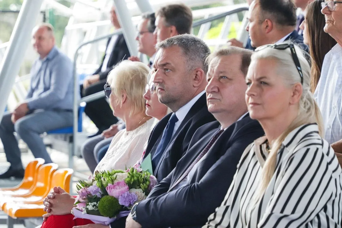 Medale, awanse i wzruszenia. Policja w Ostrowi Mazowieckiej uczciła swoje święto (zdjęcia)