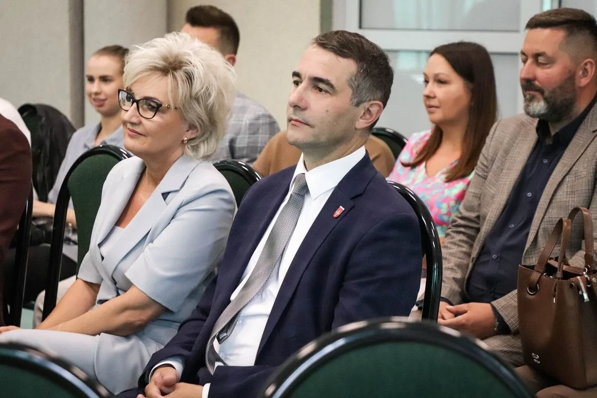 Miliony z Unii na lokalne inwestycje. Ostrów i Brok na liście beneficjentów (zdjęcia)