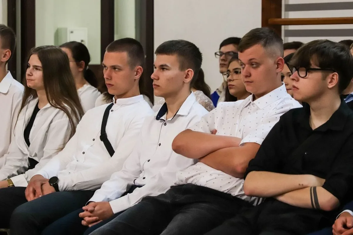 Świadectwa, nagrody i emocje. Uroczyste zakończenie roku w ZSCKR (zdjęcia)