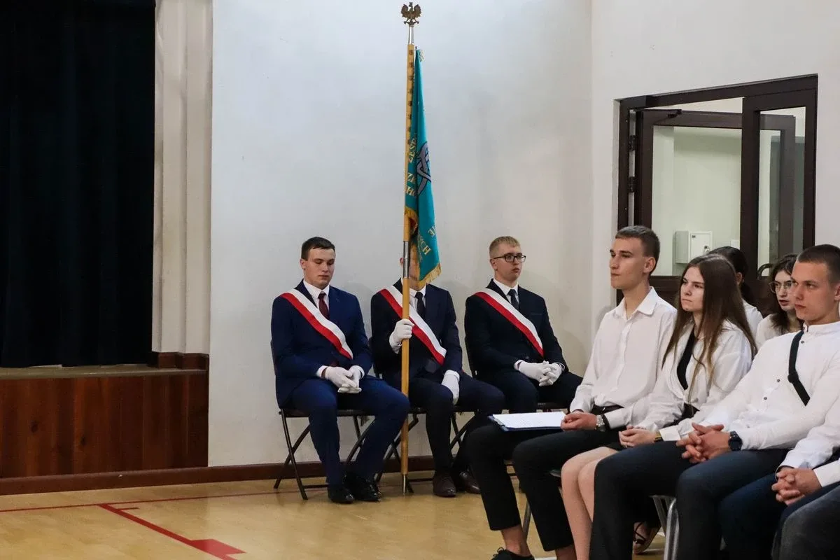 Świadectwa, nagrody i emocje. Uroczyste zakończenie roku w ZSCKR (zdjęcia)