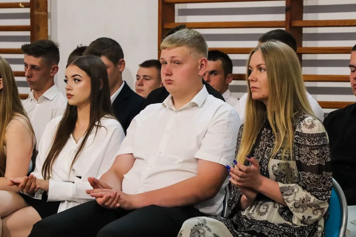 Świadectwa, nagrody i emocje. Uroczyste zakończenie roku w ZSCKR (zdjęcia)