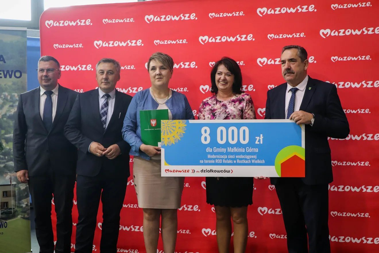 Bieżnia, tężnia i działki z dofinansowaniem. Miliony z Mazowsza dla samorządów z powiatu ostrowskiego (zdjęcia)