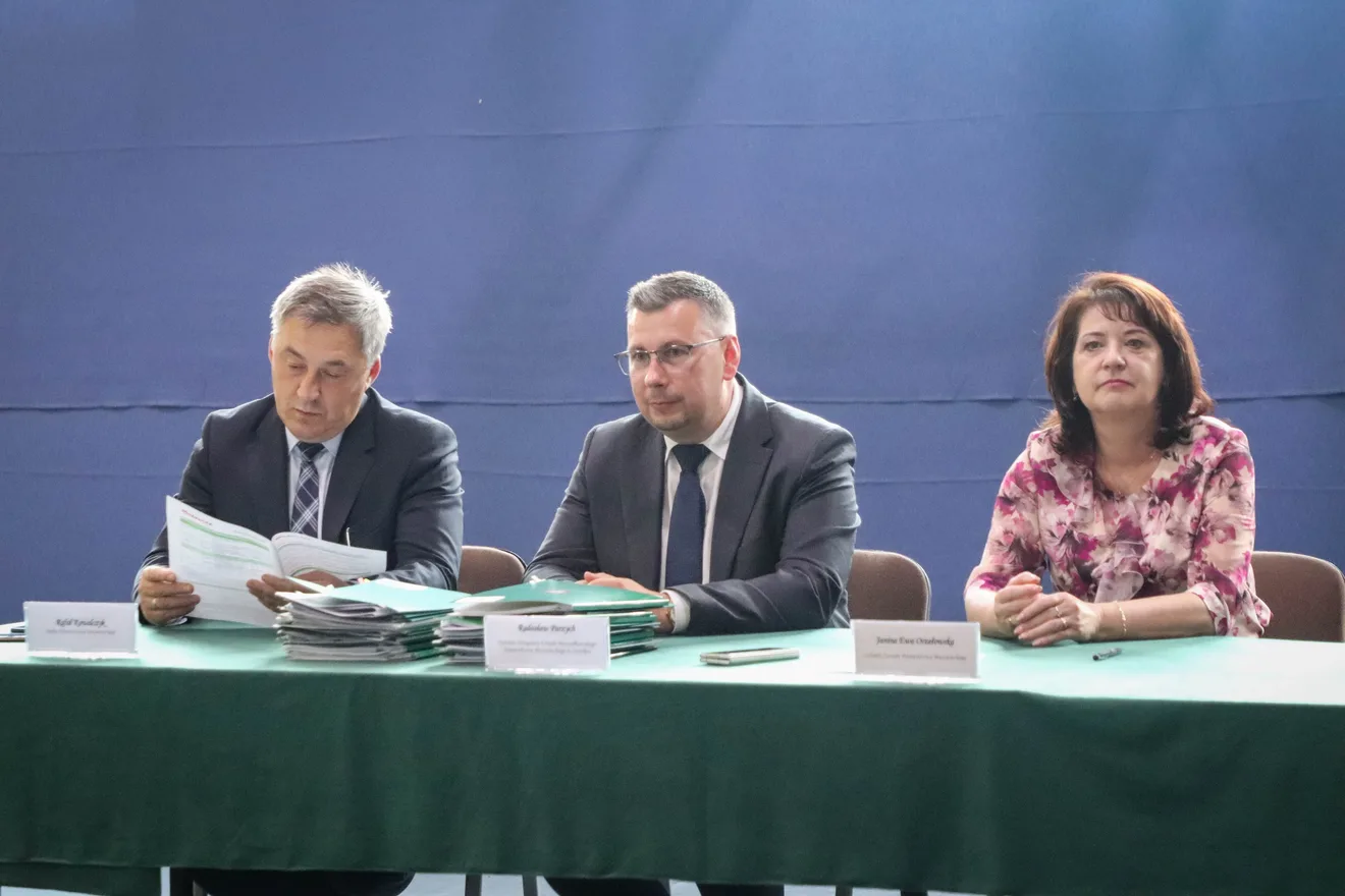 Bieżnia, tężnia i działki z dofinansowaniem. Miliony z Mazowsza dla samorządów z powiatu ostrowskiego (zdjęcia)