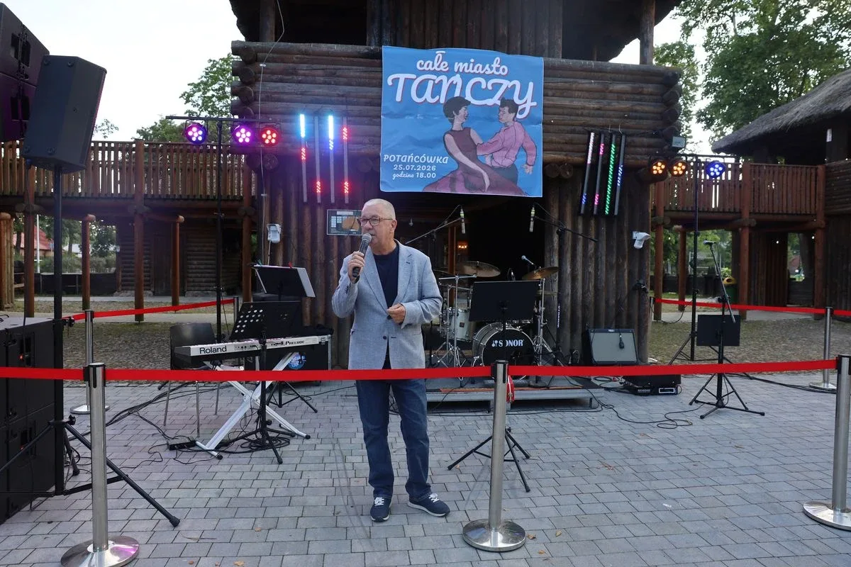 Letni wieczór z muzyką na żywo przyciągnął tłumy mieszkańców (zdjęcia)