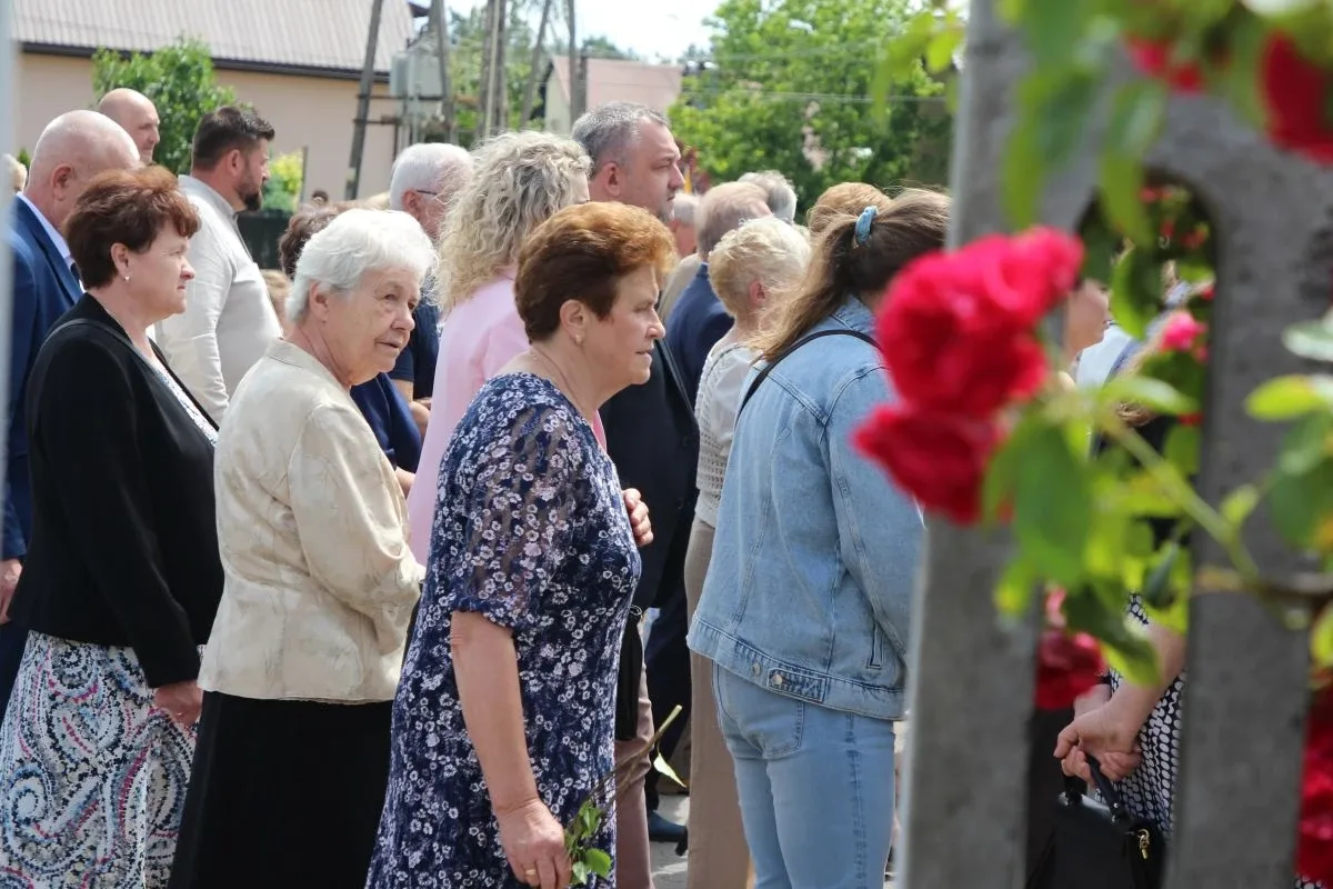 Wierni wyszli na ulice Ostrowi. Procesje Bożego Ciała przyciągnęły tłumy