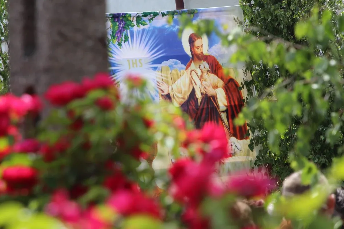 Wierni wyszli na ulice Ostrowi. Procesje Bożego Ciała przyciągnęły tłumy