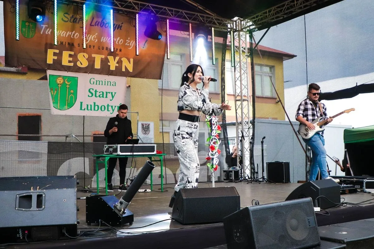 Muzyka, smaki i uśmiechy. Festyn Gminny w Starym Lubotyniu już za nami! (zdjęcia)