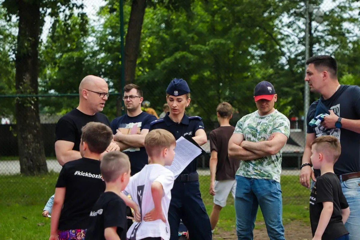 Policyjny piknik z sercem na cześć kobiet w służbie (zdjęcia)