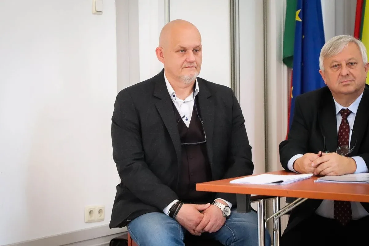 11 mln złotych na remonty dróg! W ostrowskim ratuszu podpisano umowy (zdjęcia)