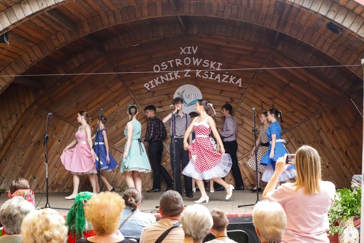 Literatura, kugiel i dobra zabawa. Za nami XIV Ostrowski Piknik z Książką! (zdjęcia)